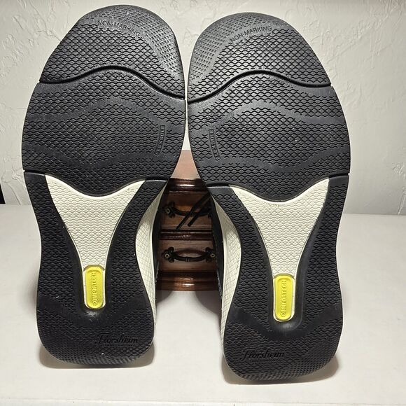 Florsheim Boys Sneakers Size 2.5Y **NO BOX** - Picture 4 of 6